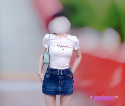 甄选大罩杯校花绮珂珂私拍视频：15V+2.8G天然大罩杯，百度盘转载搬运