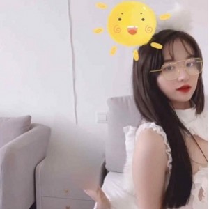 斗鱼当红顶流主播,不见星空,不见星辰,不见大海。