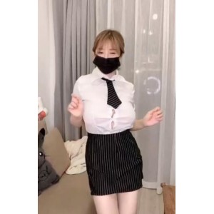 最新虎牙超人气话题性十足高颜绝顶身材极品女神【巨R姬】抖音（萌萌）最新稀缺有尺度完整合集[40.9G]