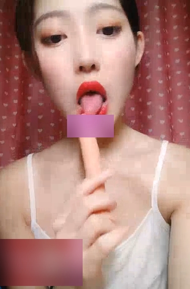 中国互联网最美女孩:高颜值、懂感恩、高智商。