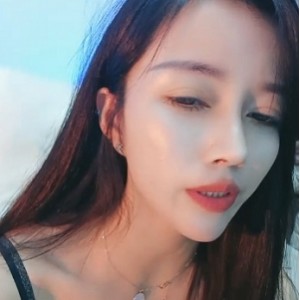 最新虎牙新晋超人气本土极品美女网红浮力主播（一库一库）有尺度自摸银X热舞完整合集（1v-1.08g）