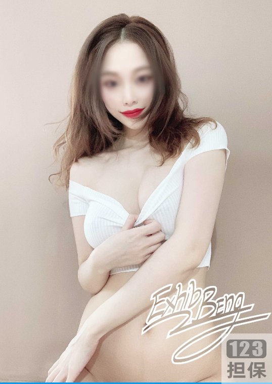 某推网红阿崩,今天晒出了他的娇妻合集!