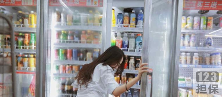 网红犬系妹子冯珊珊,她真的只是一个网红?