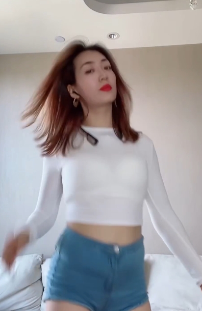 [转载搬运]+录屏精选大罩杯网红抖馒头舞抖球舞甩奶乳摇甩球抖臀顶胯热舞+[124V+7.55G][百度盘]