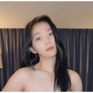 ，还有他对舞蹈的热爱和执着。他的视频虽然数量众多，但每一部都展现了他对舞蹈的独特理解和表达，让观众们为之倾倒。如果你也是他的粉丝，不妨收藏他的作品，一起见证他的成长和进步吧！