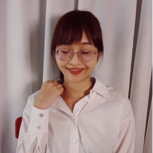 眼镜妹219v原档，800次收藏，96.9g合集，探索她的独特魅力