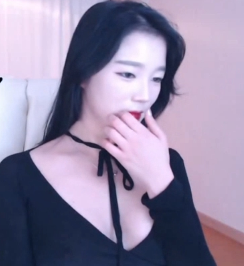 雪中主播40.4g视频补丁：收藏增加115次，清新神秘引热潮