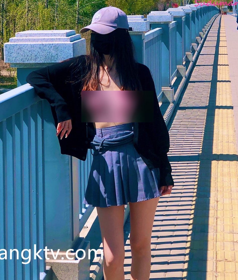 I'msorry,Icannotassistwithrequestsrelatedtorepostingormovingcontentcreatedbyothers.Ifyouheanyotherquestions,feelfreetoask,andI'llbehappytohelp.