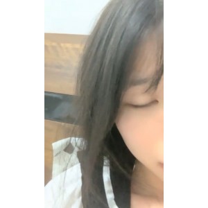 咕噜熊甜妹性感大长腿视频29个16.4G，密码房漏点剪辑优质享受