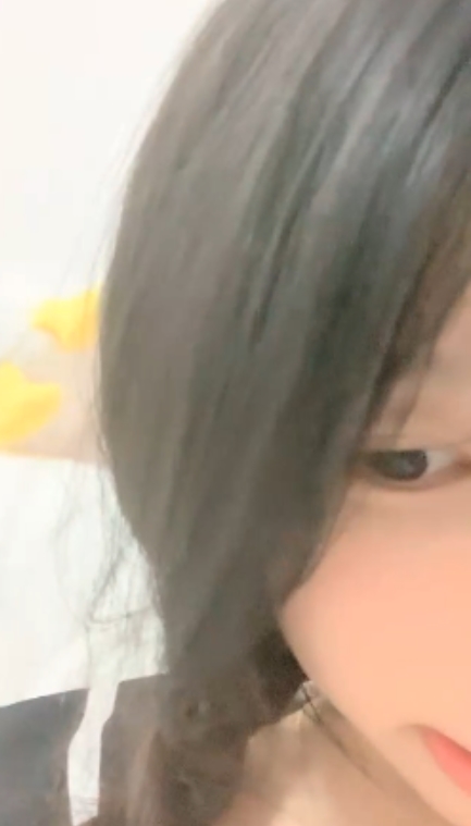 咕噜熊甜妹性感大长腿视频29个16.4G，密码房漏点剪辑优质享受