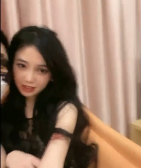 妹纸小丽骚样欲求不满，1V+1.04GB百度盘独家视频