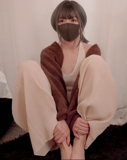 顶级女神玩偶姐姐HongKongDoll年终新作《情侣游戏1》，1V2.06G，百度盘下载