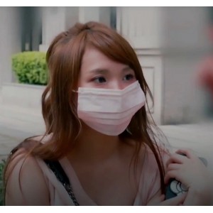 钞票引发的街头直击，已婚嫩妻的疯狂表演，1V/1.73G视频火爆上贤妗