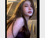 高质量S妈绿母剪辑第二弹[4V-1.3G]：网红小姐姐怼脸上，CC独龙转RJ，时长N次，下载观看！