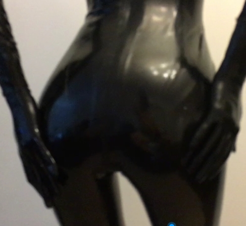 miaotutu视频合集[44.6G]：1890P高清视频+156V，百度硬碟存储福利姬儿友情价1块