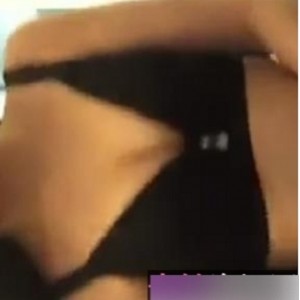 陈诗云小合集33V512mb：P站知名博主的高清视频，性感迷人，唯一美中不足是遮挡了面容