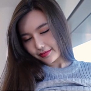 网友的关注。这部《夢幻般的美大罩杯女神木木森景觀高樓內》的视频在网络上疯传，展现出女神的迷人风采。视频的数量和大小都让人惊叹不已，让人无法自拔地沉浸其中。这部热