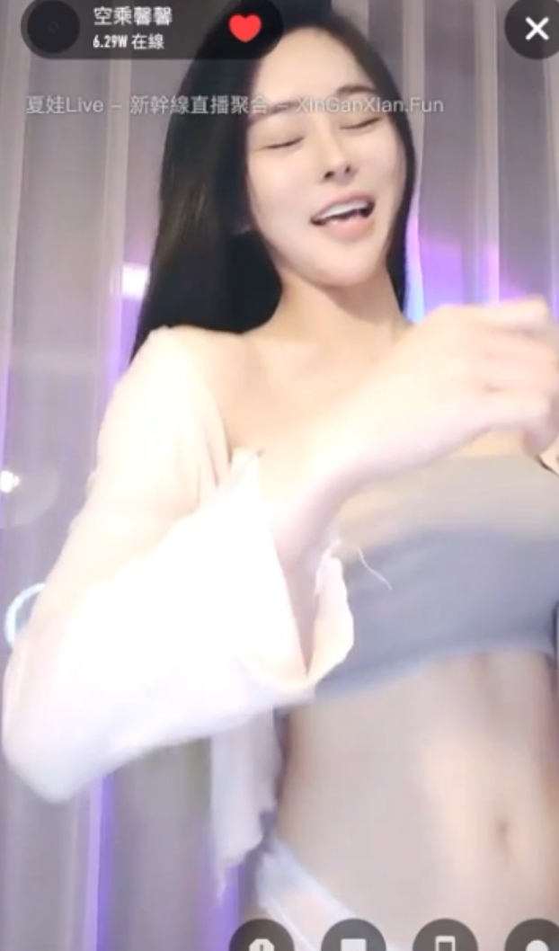 女神级网红馨馨丝袜给力佳作7.95GB，长腿脸蛋双全，情难自禁