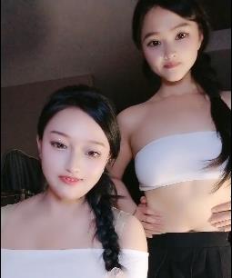 木头美人直播秀：颜值对比，闺蜜羊驼萌萌哒