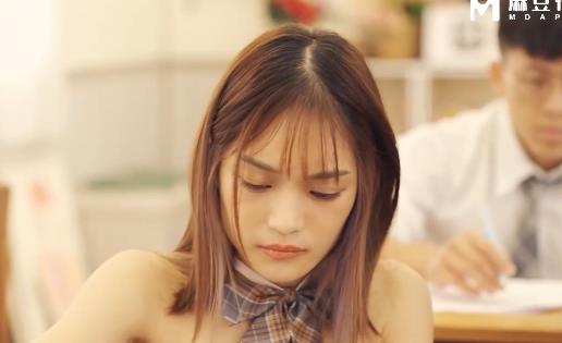 校园Y剧《T0级校园Y剧1-10集-麻豆校园-战斗考试母女摆摊》10V高清，女主角激烈战斗震撼全场