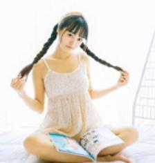 《小妲己主播私人定制合集：吃掉甜甜圈，肥嘟嘟肉感诱人》