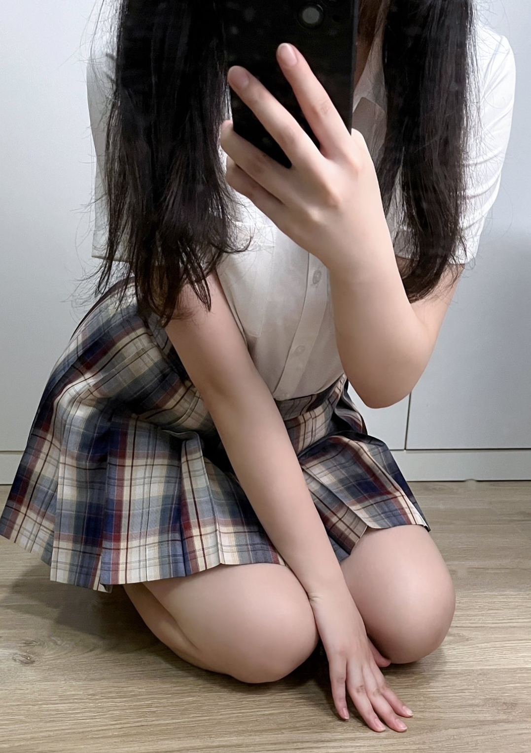 MomoYih小合集：36V，2三人游，10.9G视频，百度盘