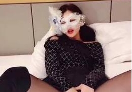 黑丝长靴女神贴心服务：神秘vivian姐的魅力视频