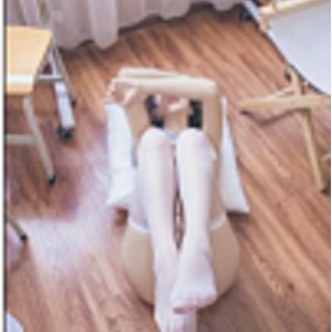 半糖小姐姐：网络爆红主播，私人专辑3集，总计2.奇怪姿势G，不容错过的美少女！