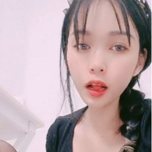 御姐老板娘大小怪兽双擦出水炮击手指互动看点弄净某处[19v+15g]