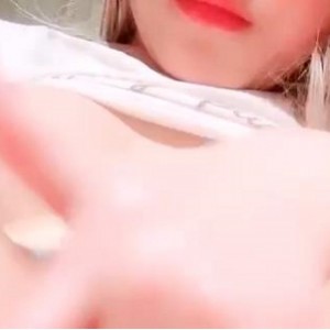 喷泉女王曼希宝宝精选视频，身材漂亮白皙，下载快来！