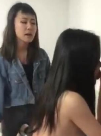 女子报复男友劈腿现场视频曝光