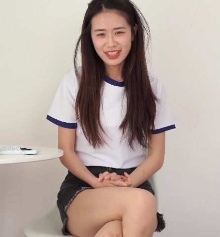 足系列恋足美女棉袜裸足踩饼干超高画质视频