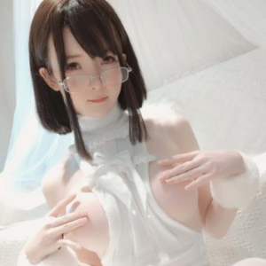 限时特惠推特超美浮力姬一小央泽无删减写真合集