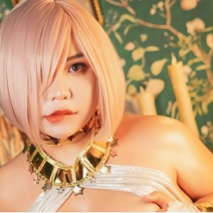 推特大罩杯巨臀福利姬queenie大图合集578P/1.74G