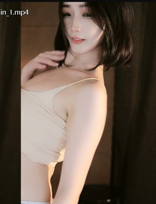 虎牙女主播刘钞钞的十一月热舞小合集