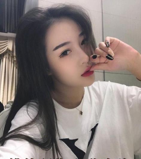 杜雨含抖音网红写真合集：黑丝JK、OL娘、女仆等多款造型，18岁新晋平面模特现身！