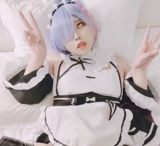 小舞酱·空姐网红推特视频2.6G丰满小雨空姐