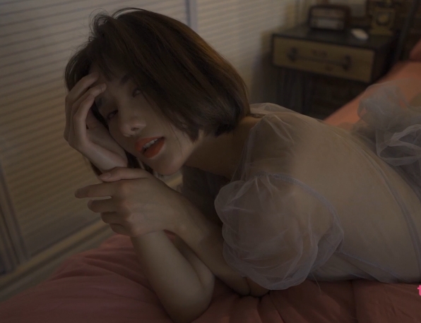 阿朱102个专辑荤素视频大合集：放飞自我COS内衣秀、快手推特2020老司机大码身段国内外网友天价40G高清版！