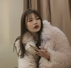 《网袜妹子浴室嘴艺：打粑粑洗澡TianLong百度盘》