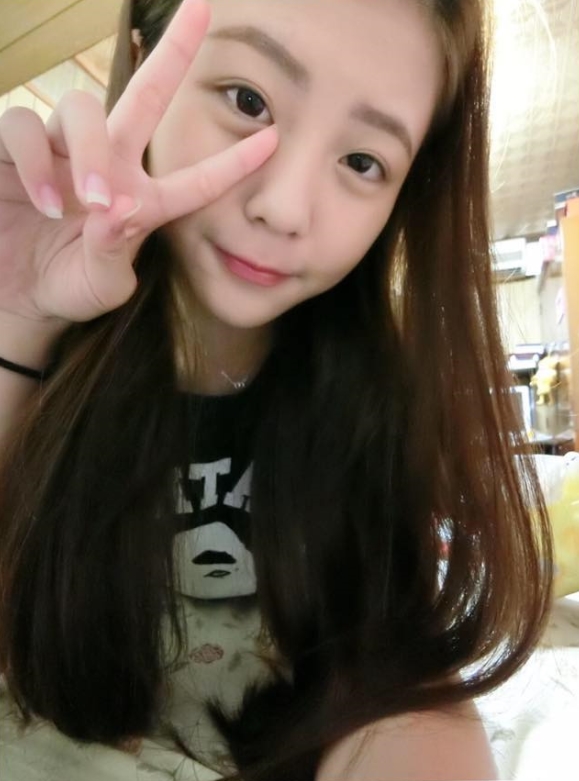 台湾学妹50套泄密图影32V3441P1.21G百度盘