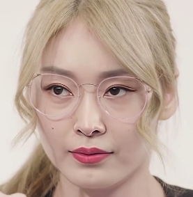 《艾薇拉女神沉沦》：高叶、杨颖、宋轶黑丝女教师的光“阴”之旅