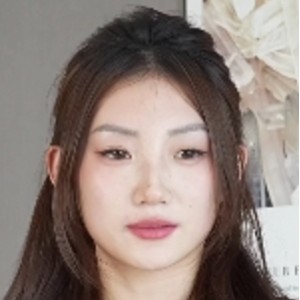 袜啵啵小沫高跟鞋肉丝裸足140P1V5.76G百度盘时尚套装