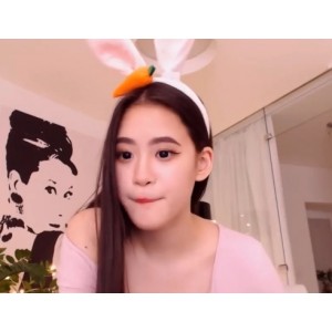 OnlyFans超模LiChang：东南亚美女、欧美清纯、豪放闺蜜、浮力爽感
