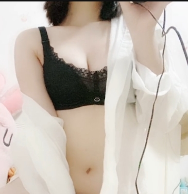 沈梦逸斗鱼超火视频斗鱼女神沈梦逸9月最新超火视频，白玉兔容颜黑森林眼神，绅士魅力无可比拟！