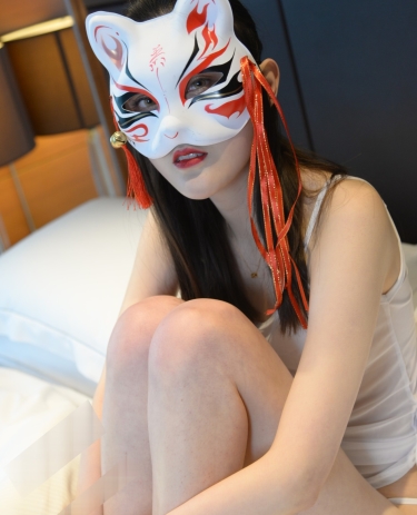 狐狸芙蓉：网红大学生，唱歌跳舞，颜值无敌！顶级重磅女神火爆PANS，最新超有尺度的视频资源，给你无尿点的极致美感！