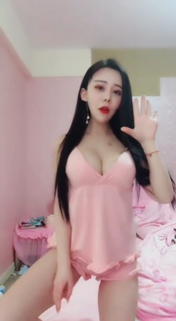 秋月的抖音快手展示闪现最新小合集：欣赏秋月的抖音快手展示闪现，感受温暖的给力！