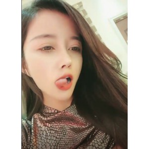 虎牙浮力姬定制视频：颜值与智慧兼得，妖媚自摸sao舞道具紫薇秀
