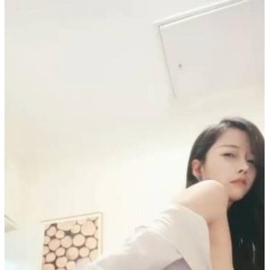 虎牙浮力姬定制视频：颜值与智慧兼得，妖媚自摸sao舞道具紫薇秀