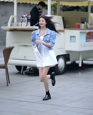 虎牙网红兰兰鹿鹿交友门事件绝版合集：7V-2.5G度盘，正片+抖音精选