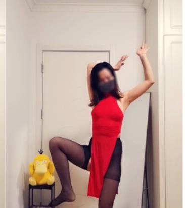 抖音热门：诗宝人气女神野性性感黑丝果舞劲爆收藏